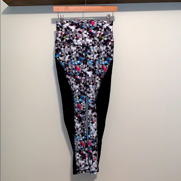 ABS2B scrunch butt leggings - Picture 2 of 8